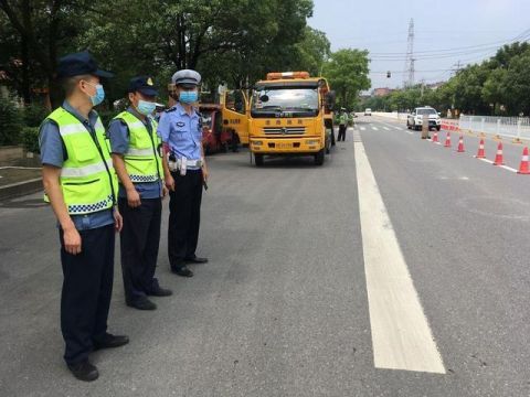  交警部门|铁山治超站：重拳出击确保汛期公路畅通