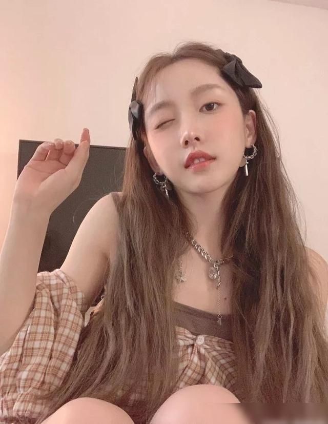 姜贞羽|敢,你有万丈光芒?偶像可以谈恋爱吗?