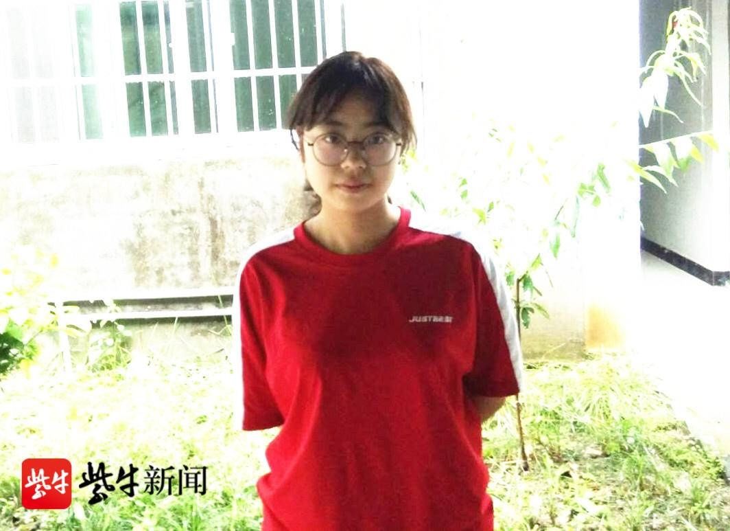 故乡|汶川地震中的“独臂女孩”被武汉华中师大录取，和“亲人”相约明年暑假第二故乡扬州见