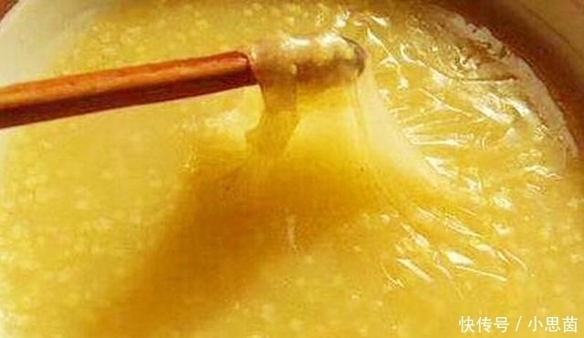 淘洗干净|熬小米粥时，“最忌”直接下锅，多加1步，米油浓厚，香糯好喝