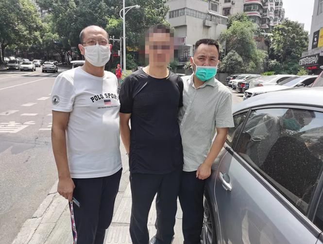 逃亡|扒火车、钻货车、改身份,他抢劫杀人后逃亡26年终被擒