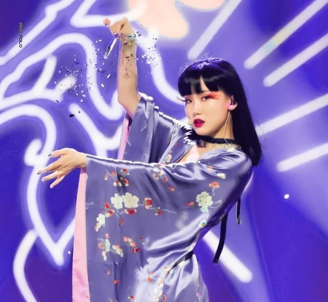  阿朵|网投七人成团，各家粉丝纷纷集资，阿朵、黄龄等人纷纷阻止