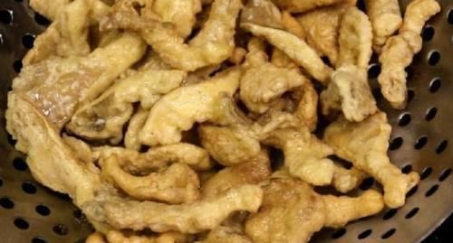  平菇|炸平菇时，有人用面粉有人用淀粉，大错特错！大厨教你最正确做法