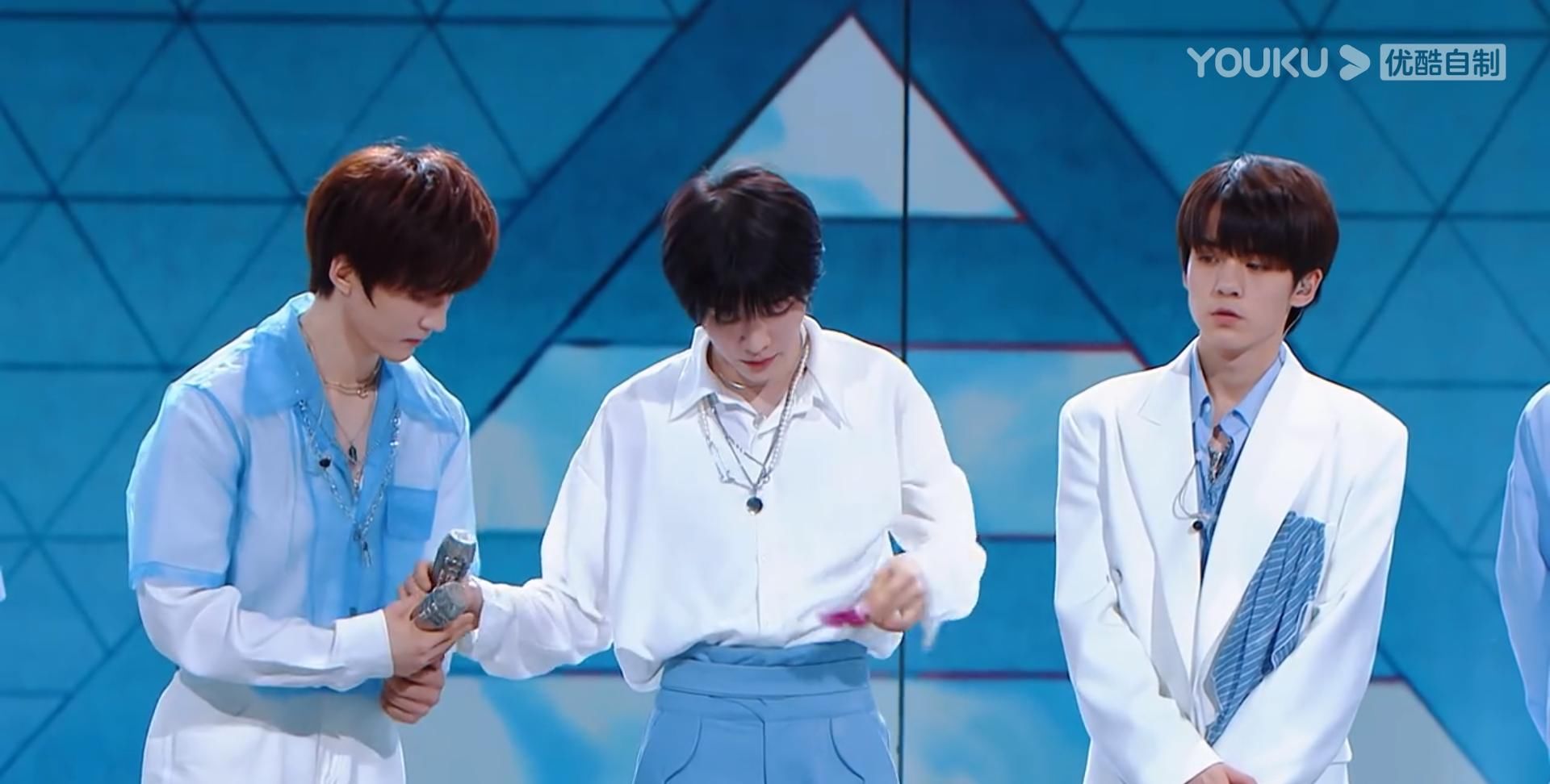  暴露|少年之名：这组选手戏真多，杨超文卖惨拉票，苏尔卸妆太暴露心机