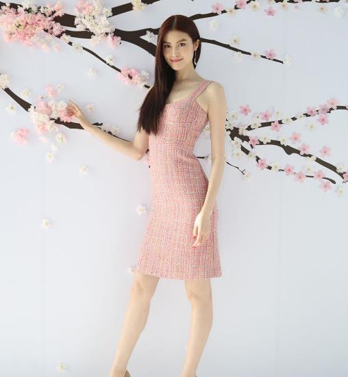 全程|蔡徐坤录制跑男时,全程只拉着一个女生,看清是谁后粉丝彻底酸了