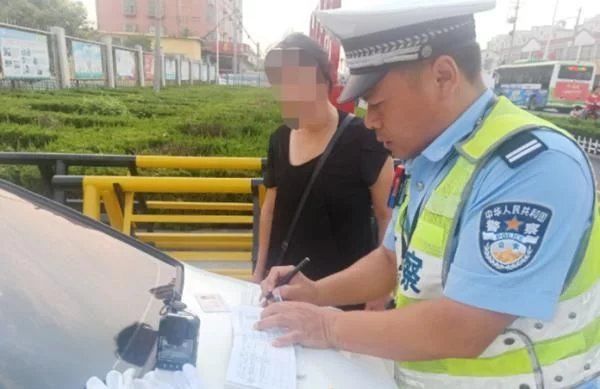 泰安交警|文明出行前，请先挂好车牌