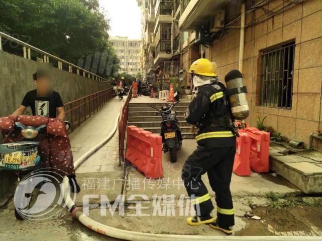  火灾|突发！福州市区一单元房火灾！消火栓没有一滴水流出来……
