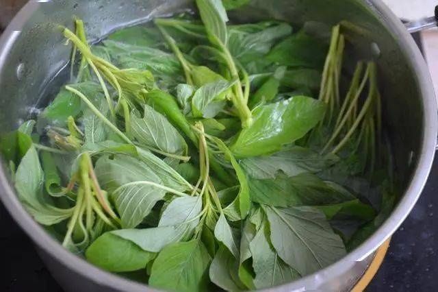  遇见|10月这菜金不换，遇见就囤30斤，放在冰箱里冻起来，特省事