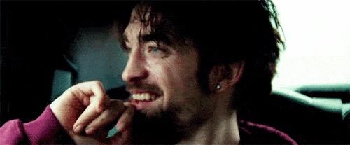  信条|《信条》来了！从暮光男到新蝙蝠侠，34岁罗伯特·帕丁森能翻身吗