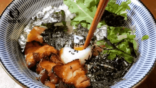  进去|纽约第一家日式油泼面+宝藏小酒馆新张！进去的居然都被上了一课？