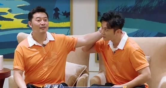  主题|《奔跑》VS《极挑》同样是围绕主题讲故事，细节处理高下立见