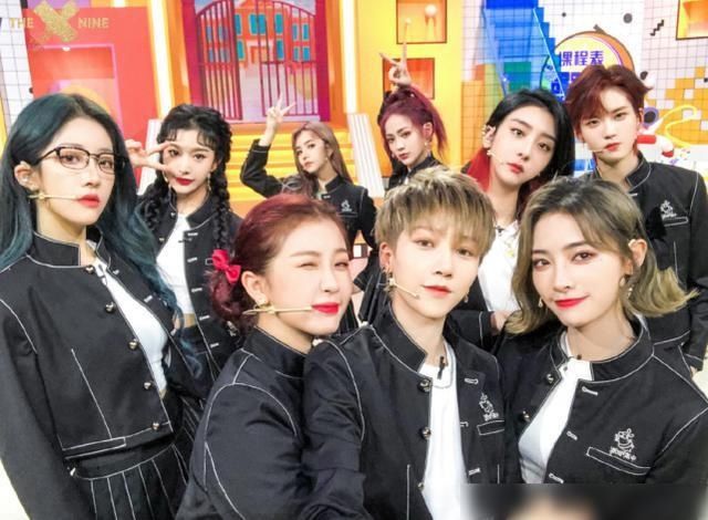  位刚官|硬糖少女C位刚官宣与何炅合作，THE9就有好消息，却与刘雨昕无关