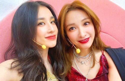  期待|黄圣依晒出《乘风破浪的姐姐》成团之夜合照，心中有着不舍与期待