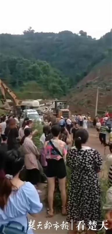 昭通|云南昭通发生一起山体崩塌，父子2人被埋