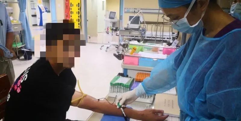  男子|珠海两男子凌晨去看海途中被抓！害得母亲半夜惊醒去探他……