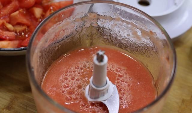  在家|在家自制番茄酱，成本不到5块钱，能做一大碗，香甜好吃无添加