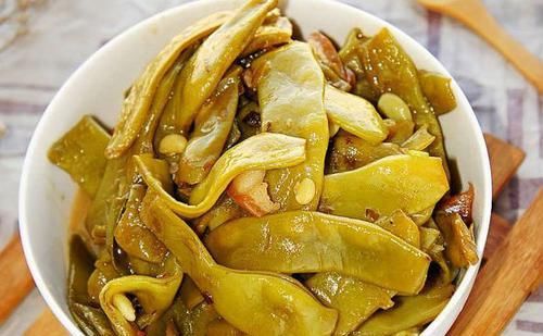  紫菜|酱炖油豆角，紫菜豆腐肉片汤，虾仁炒白菜，春笋炒豌豆