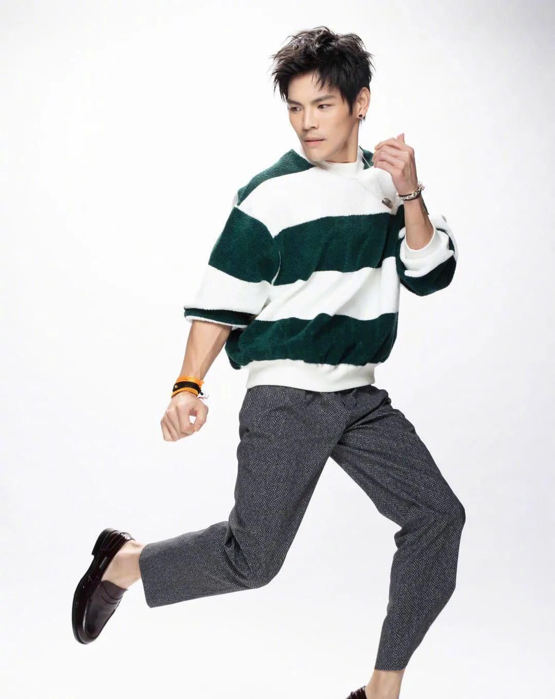  二人|傅菁和杨超越马上会有一波比美通稿, 二人比拼的同时也为作品炒作?