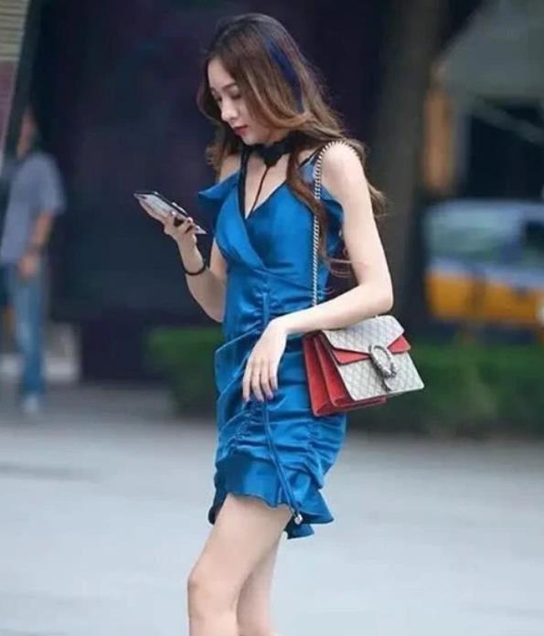 不像话|街拍:身姿挺拔美丽大方的小姐姐,潮流时尚的穿搭,让你美的不像话