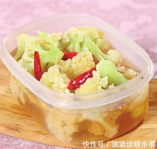 小菜|家有这种蔬菜,别只会拿来炒,做成开胃小菜,酸辣爽脆,下饭可口