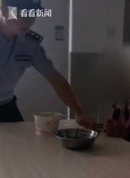 老人|稻谷熟了无人收割 老人落泪询问儿子何时释放