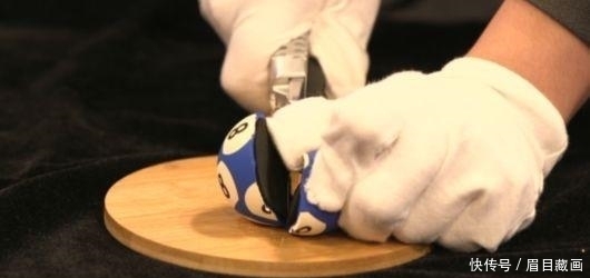 切开|一刀将双色球切开，才发现其中的“猫腻”，结果无疑打脸！