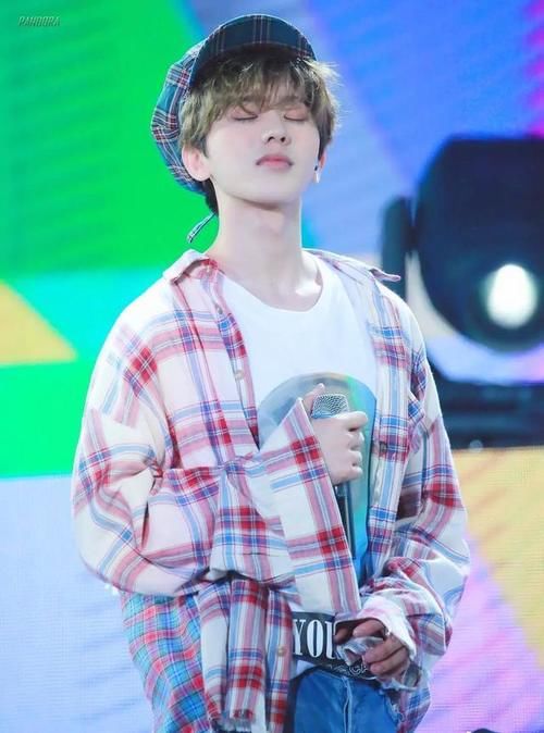  蔡徐坤|热度跌落流量神坛？蔡徐坤因没有经纪团队加持，弊端逐步显现