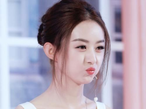 幸好|赵丽颖第一次吃螺蛳,挑出后整块塞嘴里,幸好王一博及时提醒!