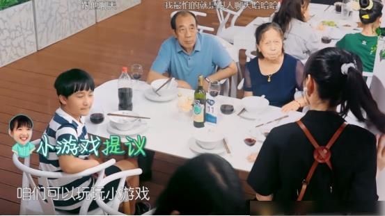  李浩菲|赵丽颖发现客人菜没上，立马到后厨催单，李浩菲上前安抚暴露情商