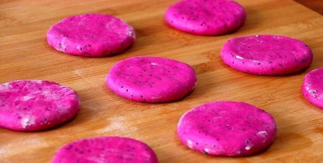 油腻|不要在火龙果直接吃是面粉做的,又甜又软不油腻