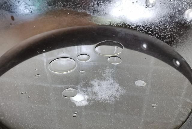  鲜美|做法简单的腐竹肉片汤，豆香浓郁，肉片鲜美滑嫩，一碗都不够喝