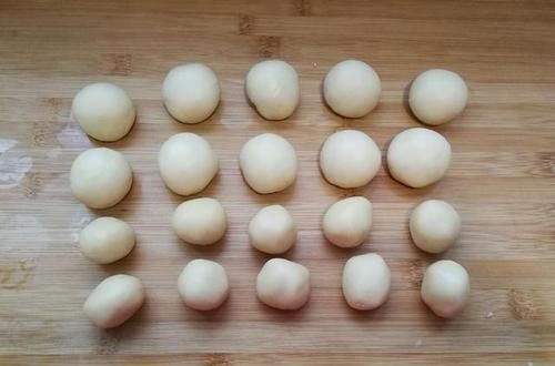  零食|自制快手香酥肉松饼，一个电饼铛足够了，过年待客的体面零食