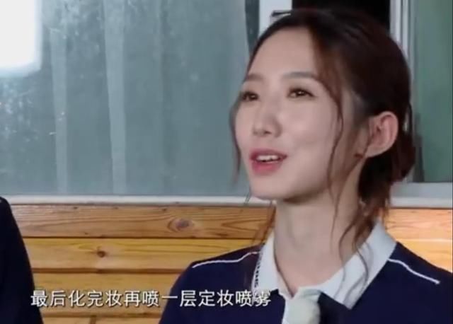  节目中|《奔跑吧》孟美岐和宋祖儿落水卸妆，网友演员和女团差别太大