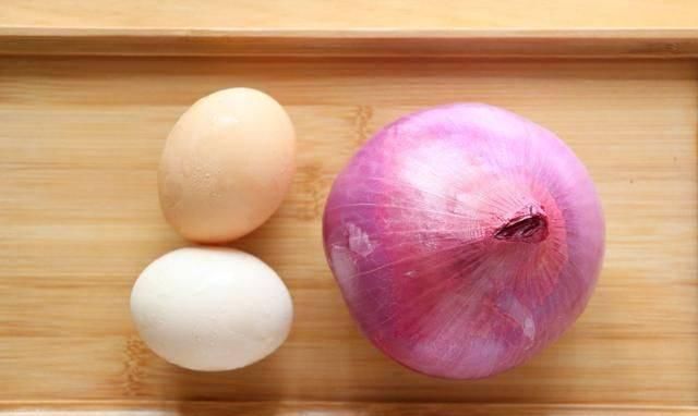  每晚|每晚睡前喝一杯洋葱煮水，一个月之后，身体会喜获这3个好处
