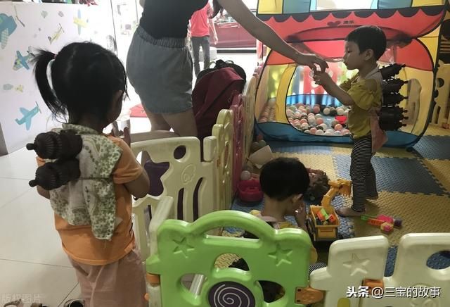 幼儿园|3岁孩子去幼儿园4天,老师给家长放狠话:不想再管你家闺女