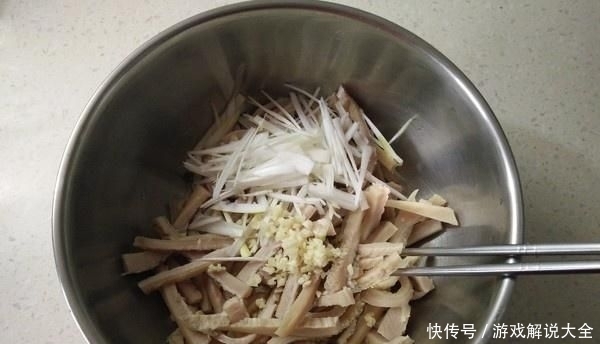 少许|一种肉,天越热越该吃!比羊肉便宜,比鱼肉营养,拌一拌,一个字香