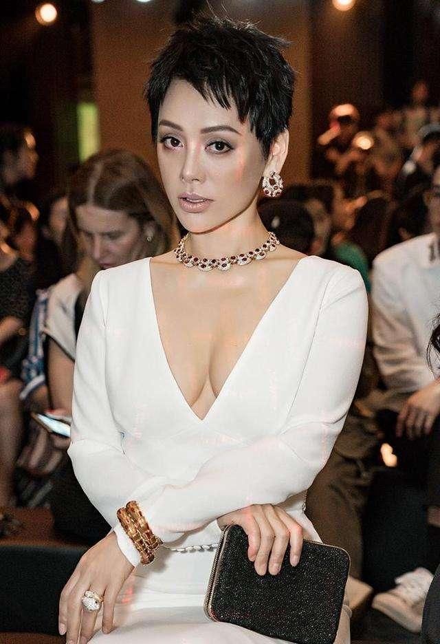  霏霏|《乘风破浪的姐姐》最后分组惹争议，王霏霏成为大热门