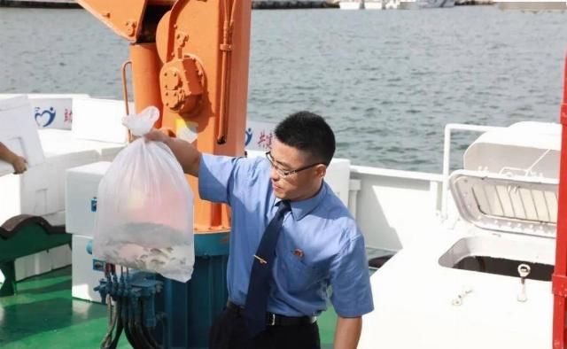  鱼苗|“走近一线检察官”直播活动：检察官见证百万鱼苗入黄海