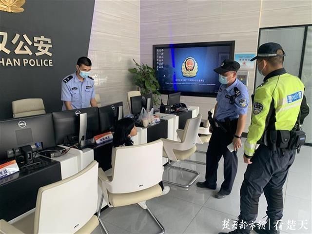  张洪涛|小女孩出门找妈妈迷了路，警方城管联动送其回家