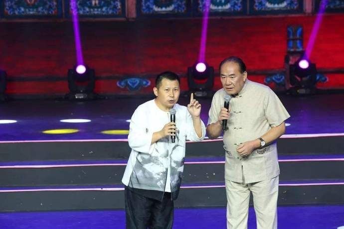  退出|星光大道节目组惹争议，退出德云社的何沄伟，这人品能当评委吗？