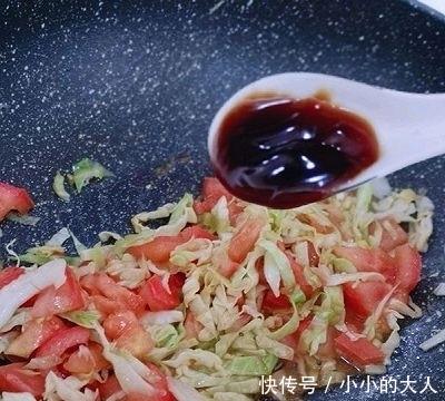  番茄|卷心菜番茄全麦鱼面