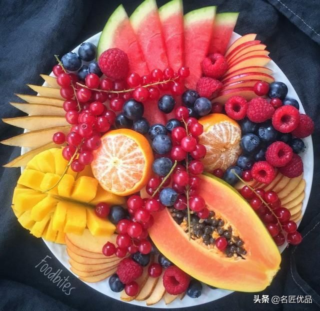  吃水果|萌萌哒水果切盘！为了让3个娃爱上吃水果，这位妈妈的做法爆红