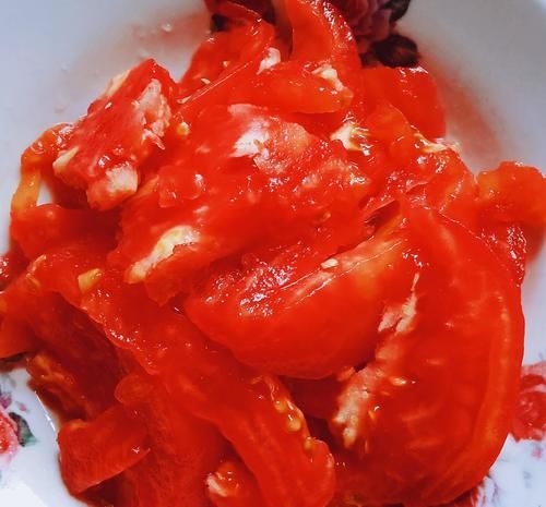  鱼头|1个鱼头，1个西红柿，1块豆腐，轻松做1盆，别具风味开胃鲜汤