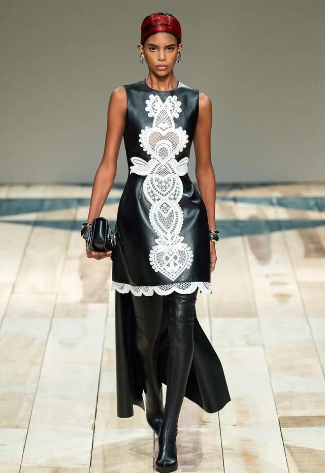 裙子|早秋最美的5条裙子，可以安排了