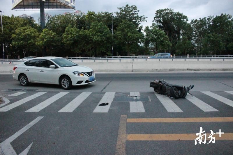  护送|视频|你们最美！石龙铁骑护送伤者及时送医