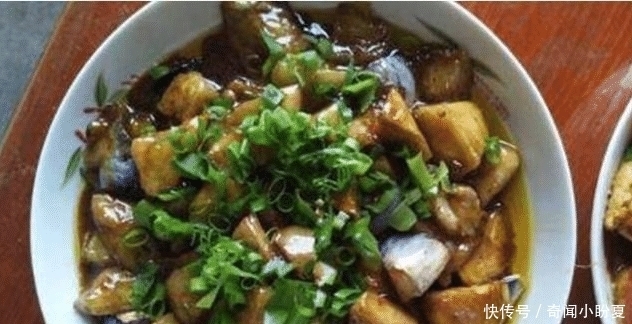 婆婆|回老家,看到婆婆花心思准备的午饭,我一言不发,吃米吃到打嗝!