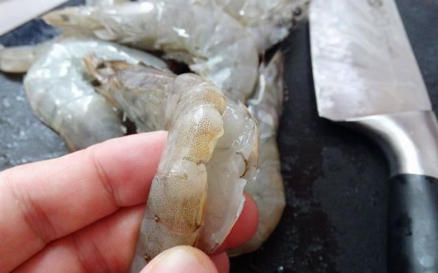 家人|去市场买虾时,这3种白给也不要!为了家人健康,以后别再买错了