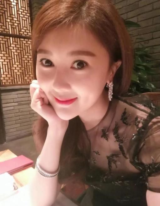  出境|被限制出境后甘薇首晒近况发声：体会世态炎凉，人生不枉此行