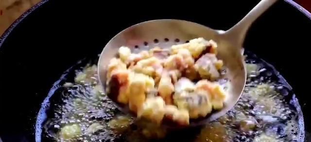  鲜嫩|鲤鱼还可以这样做，吃起来口感丰富，鲜嫩爽滑