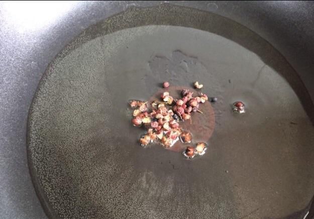 比肉|这道菜含有17种氨基酸，油焖吃下饭又营养，比肉还好吃！